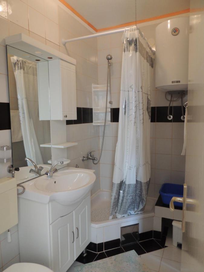 Apartman Husic باغ المظهر الخارجي الصورة