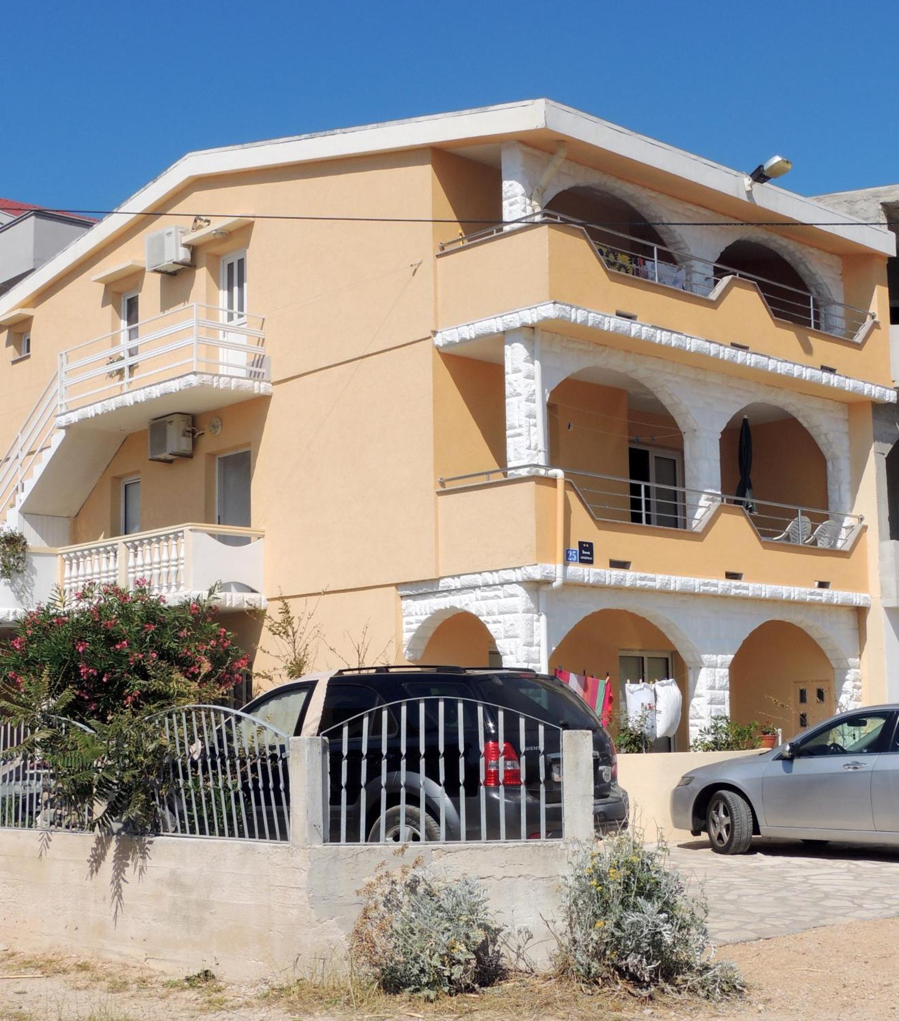 Apartman Husic باغ المظهر الخارجي الصورة