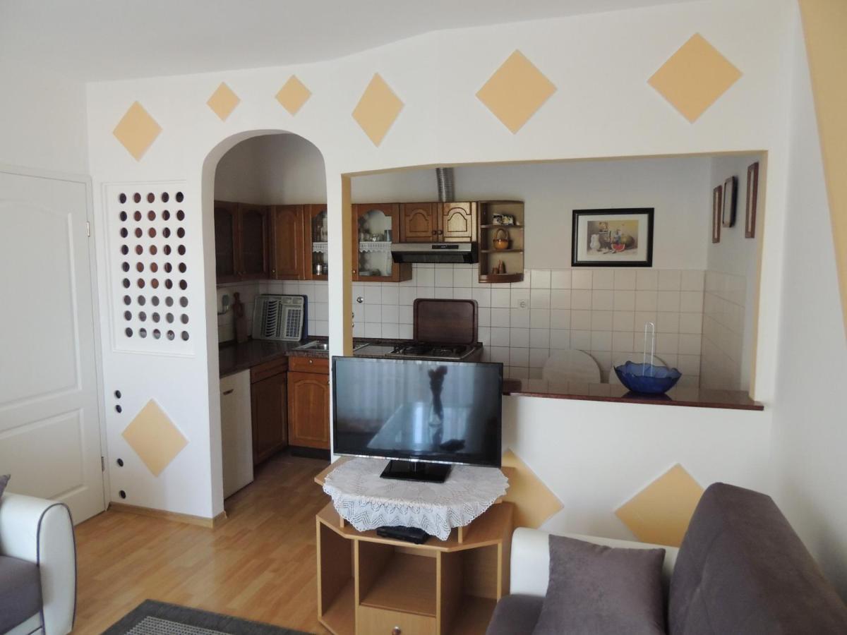 Apartman Husic باغ المظهر الخارجي الصورة