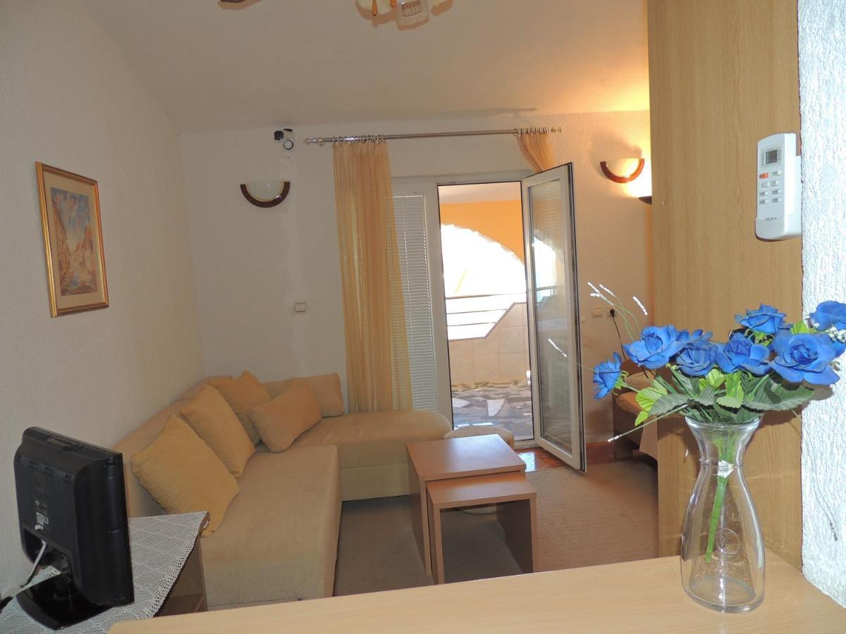 Apartman Husic باغ المظهر الخارجي الصورة