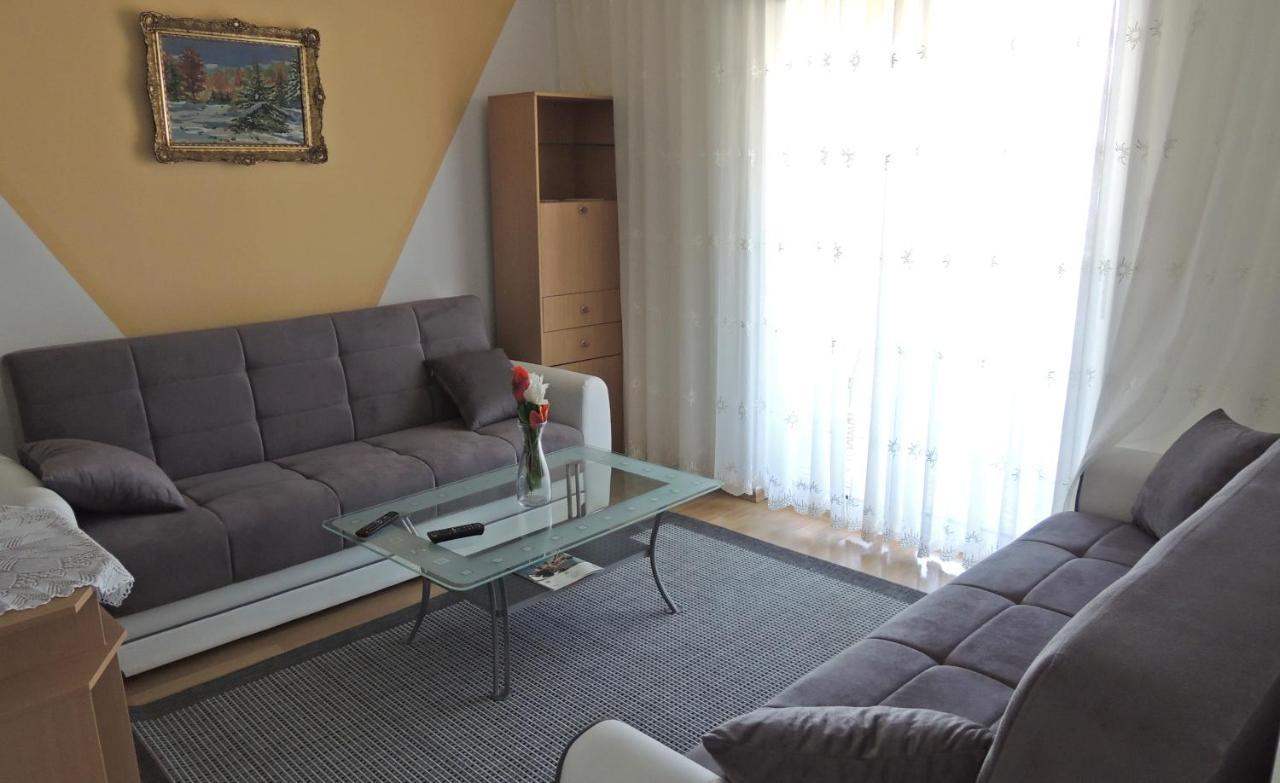 Apartman Husic باغ المظهر الخارجي الصورة