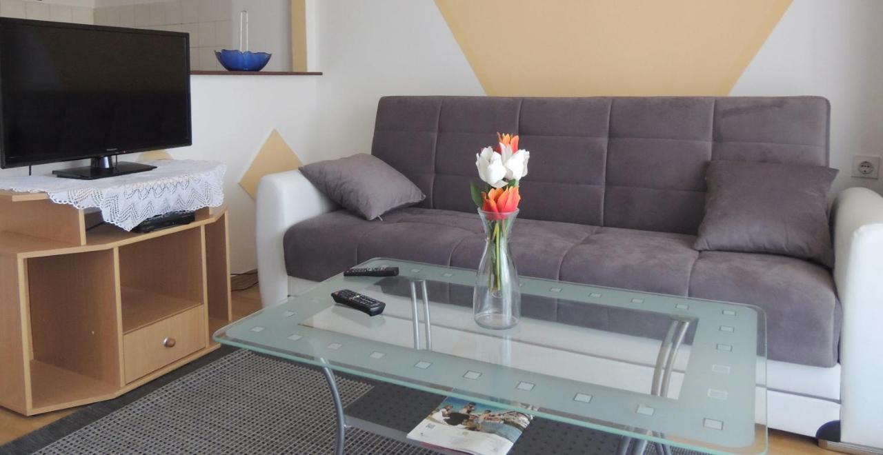 Apartman Husic باغ المظهر الخارجي الصورة