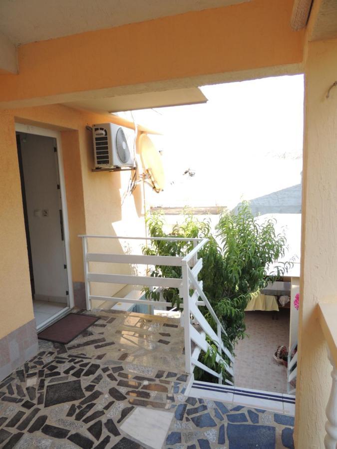 Apartman Husic باغ المظهر الخارجي الصورة