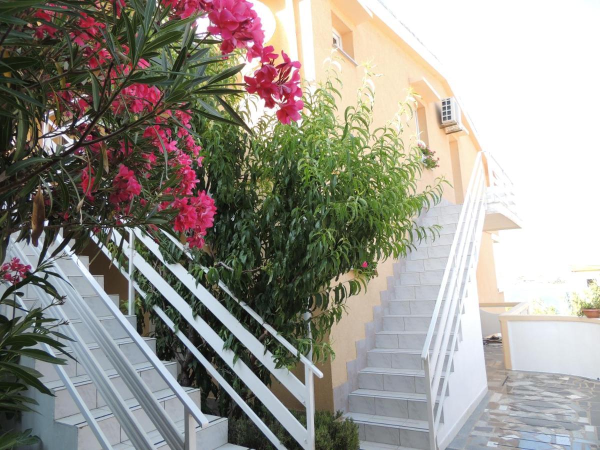 Apartman Husic باغ المظهر الخارجي الصورة