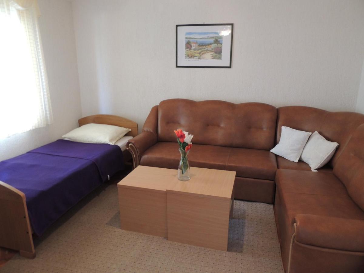 Apartman Husic باغ المظهر الخارجي الصورة