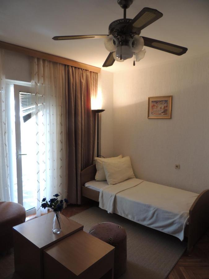 Apartman Husic باغ المظهر الخارجي الصورة
