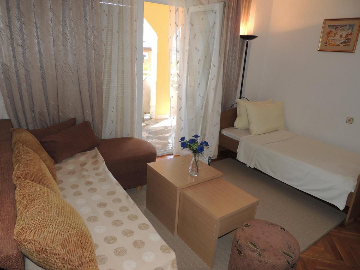 Apartman Husic باغ المظهر الخارجي الصورة